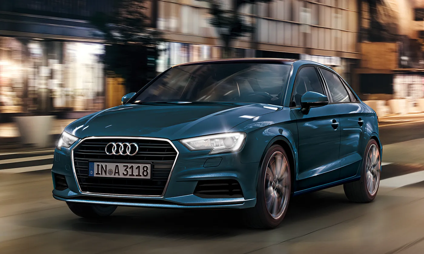 Audi A4 — sedan premium importado.