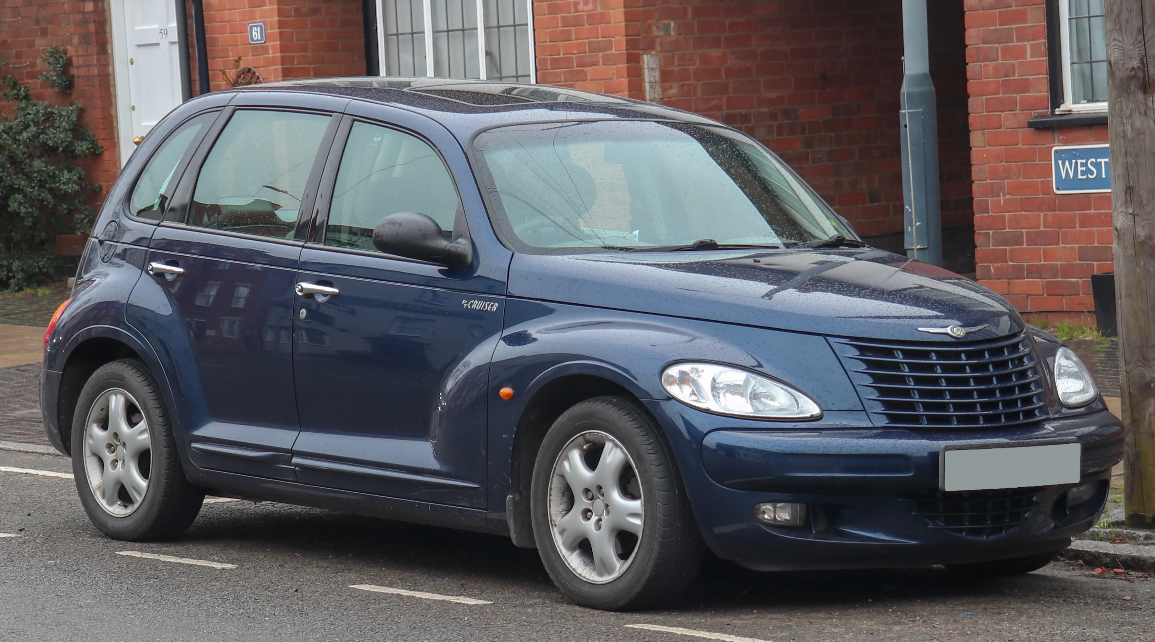 Chrysler PT Cruiser — hatch wagon importado.