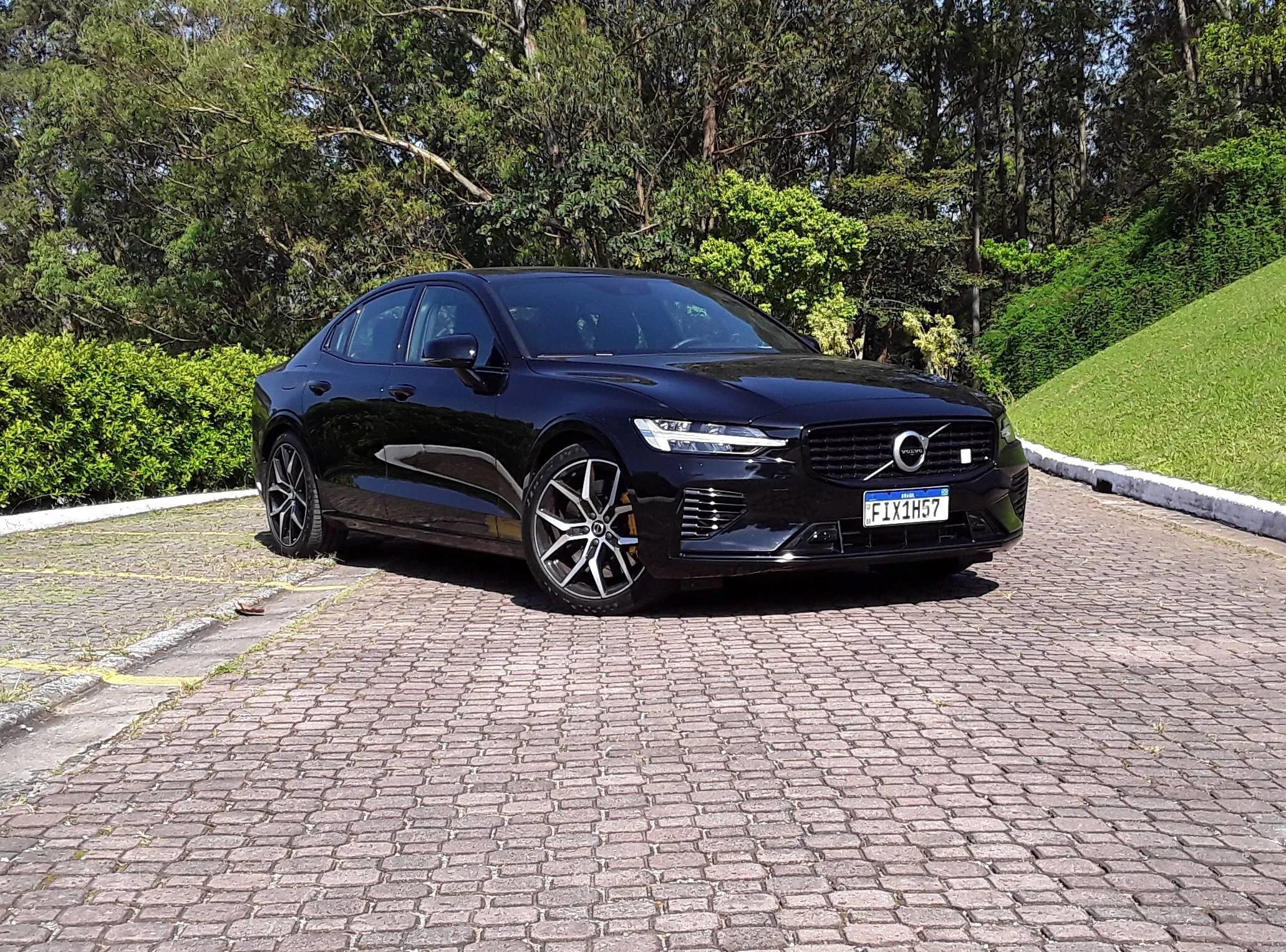 Volvo S60 — sedan sueco importado.